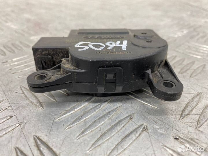 Б/У Сервопривод заслонки печки (моторчик