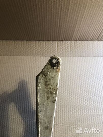 Центральная подножка Турист