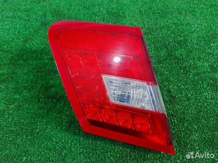 Фонарь задний внутренний левый Mercedes Benz E-cl