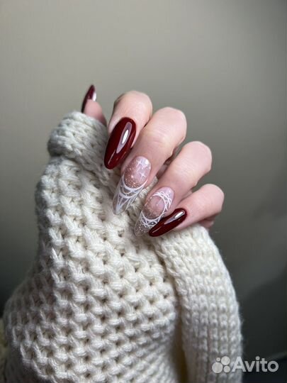 Модель на маникюр