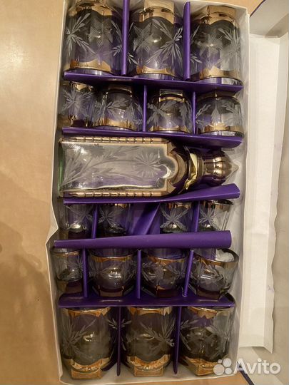 Набор бокалов и рюмок