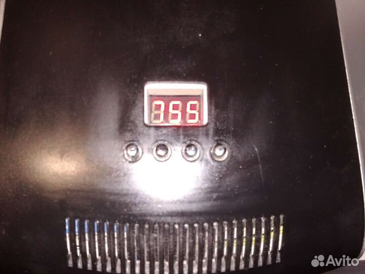 Ультрафиолетовая лампа для ногтей