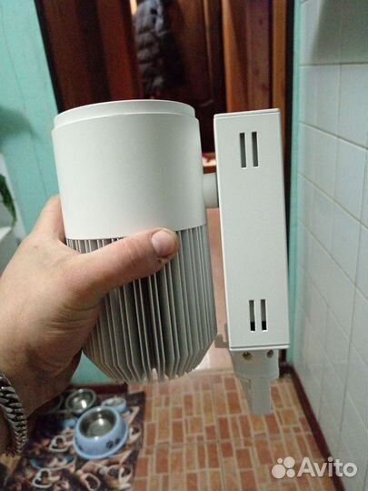 Трековые светильники на шинопроводе