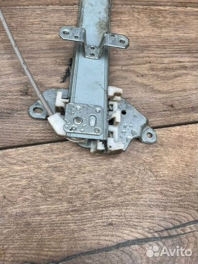 Стеклоподьемник задний левый Mitsubishi Lancer 9