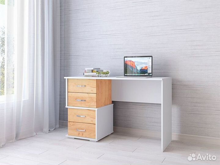 Стол письменный 