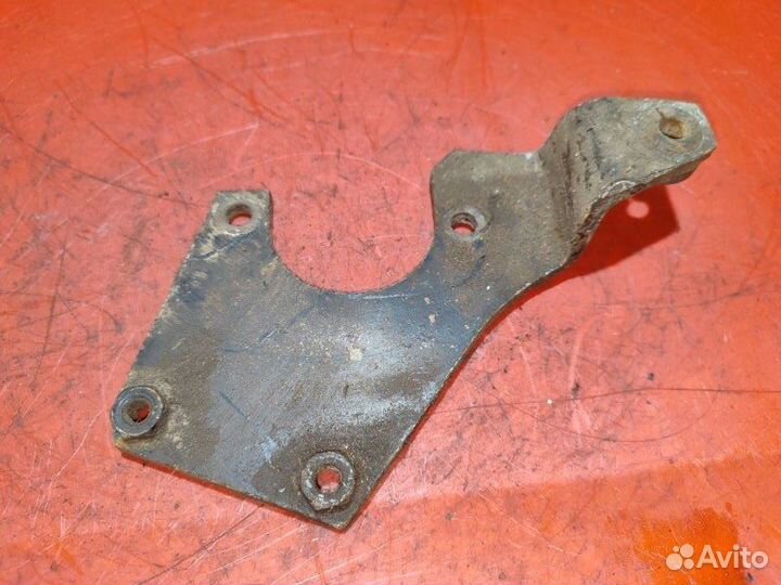 Кронштейн гидроусилителя руля Audi 100 C4 седан