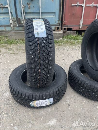 Nokian Tyres Hakkapeliitta 9 SUV 215/65 R16 102T