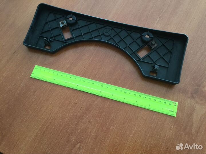 Подиум на бампер переднего номера тойота Камри 40