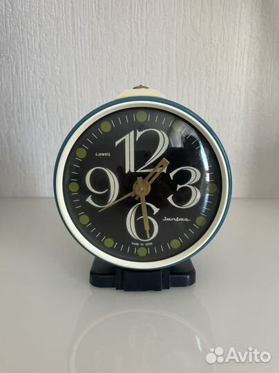 Будильник Янтарь. СССР. Новый. Экспорт