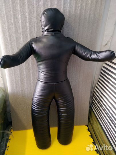 Манекен для борьбы на двух ногах