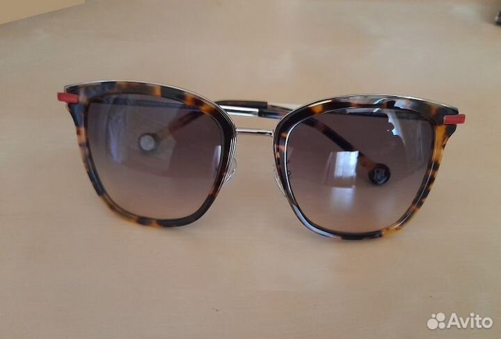 Очки Carolina Herrera