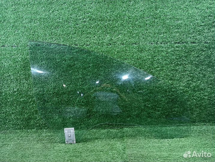 Стекло передней правой двери Volkswagen Passat CC