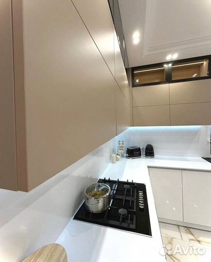 Кухонный гарнитур угловой