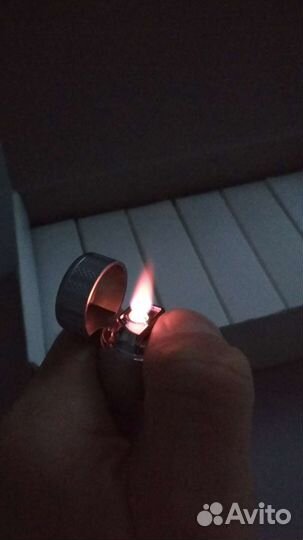 Зажигалка+ фонарик новая