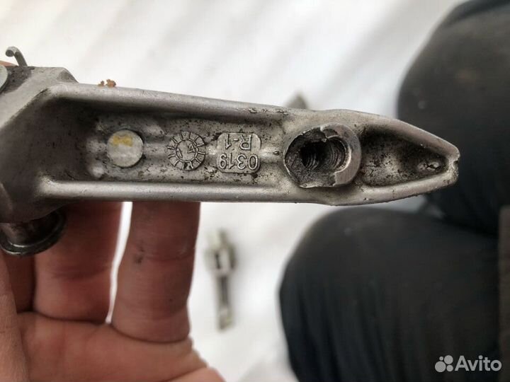 Kawasaki ZX6R 636 06 правая водительская ножка