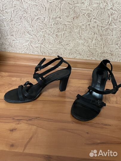 Босоножки женские 39 размер ecco