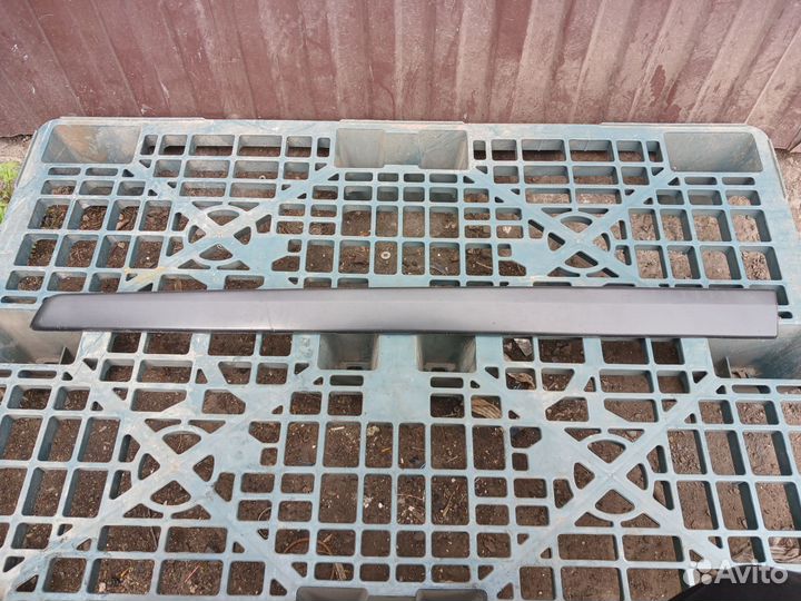 Молдинг передней левой двери Chevrolet Spark M200