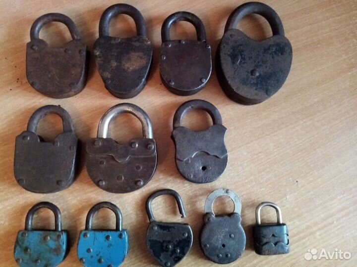 Замки старинные (ключи)