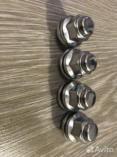 Оригинальные гайки колес Mitsubishi, Toyota,kia