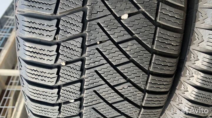 Continental ContiVikingContact 6 225/60 R18 104T