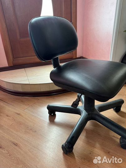 Компьютерное кресло