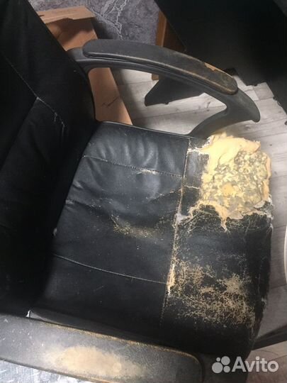 Кожаное кресло бу