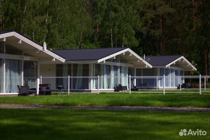 База отдыха возле озера