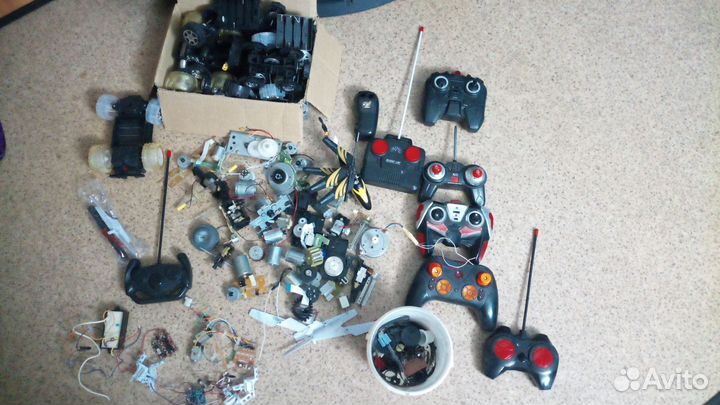 Для самоделок, моторчики, пульты, платы, колеса
