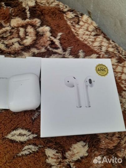 Беспроводные наушники apple airpods
