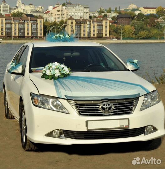 Свадебное украшения на машину