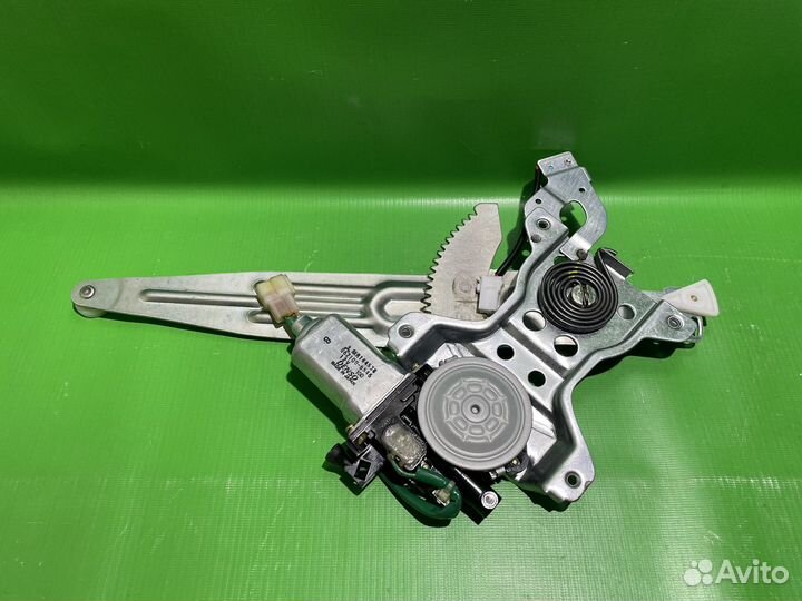 Стеклоподъемник задний правый L200 1996-2006