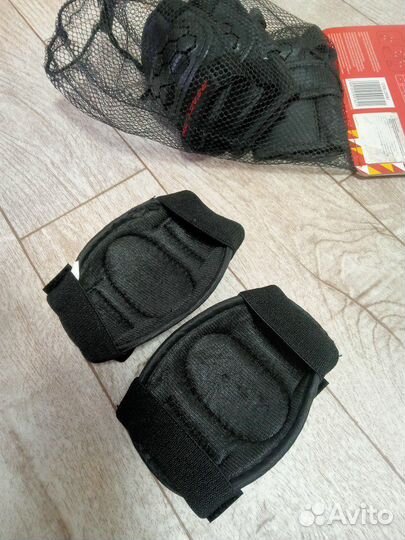 Комплект защиты на ролики, скейтборд, велосипед