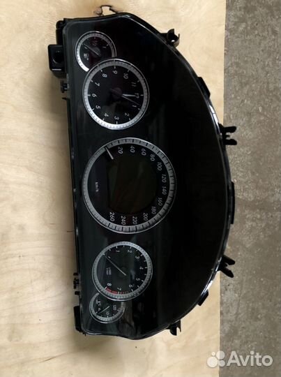 Приборная панель Mercedes w212