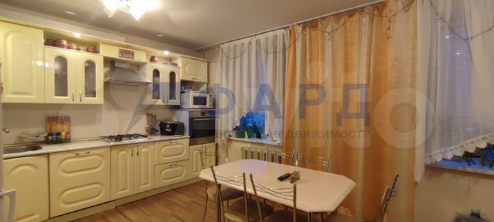 3-к. квартира, 120 м², 4/7 эт.