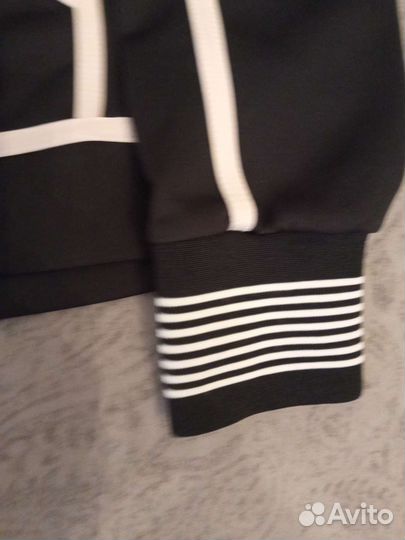 Спортивный костюм женский