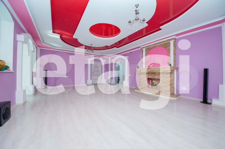 Дом 254,7 м² на участке 6 сот.