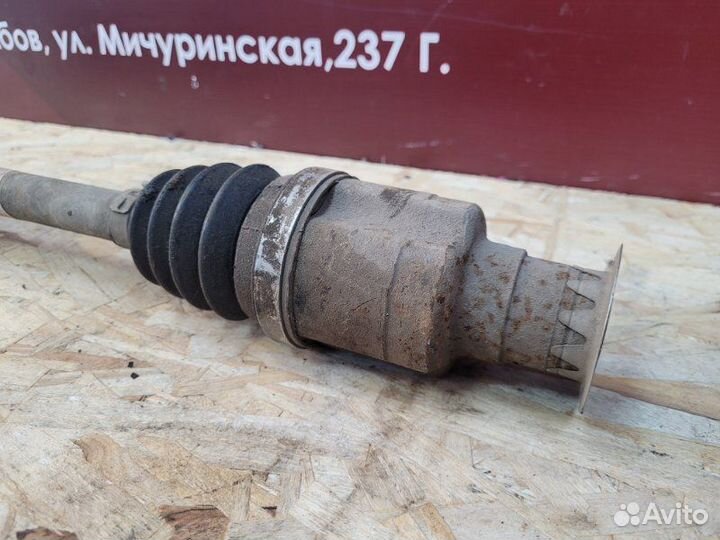 Привод передний правый Renault Sandero