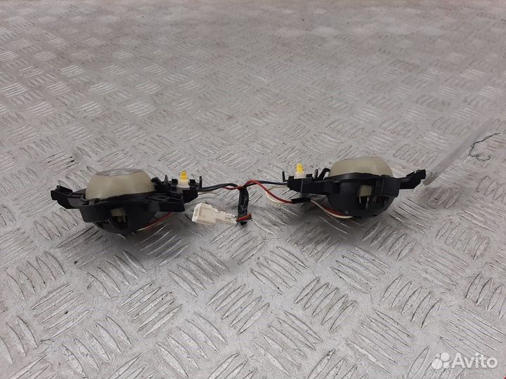 Фонарь салона (плафон) Infiniti QX56 2006