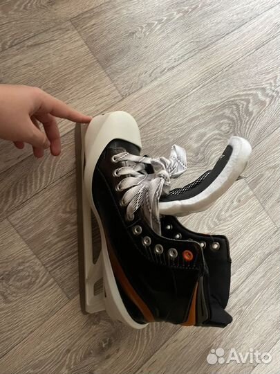 Вратарские коньки Bauer pro