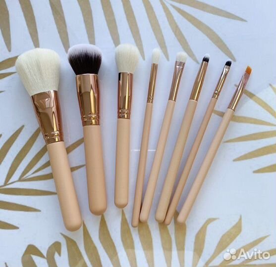 Кисти для макияжа разные