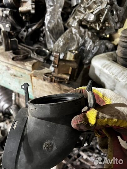 Патрубок дмрв Мерседес 112 мотор