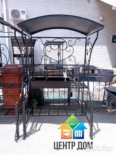 Мангал с крышей