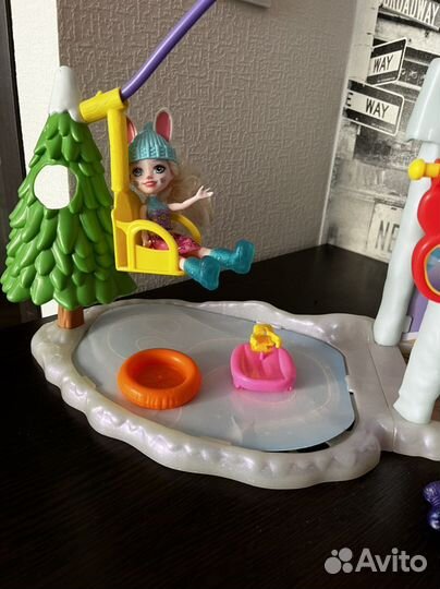 Домик enchantimals Снежная долина в горах