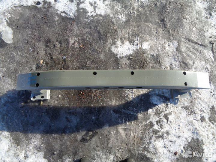 Усилитель бампера передний Toyota Avensis AZT250