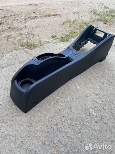 Консоль между сидений Renault Fluence