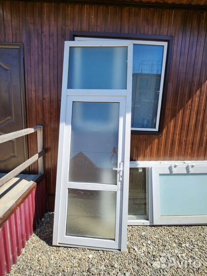 Двери пластиковые бу