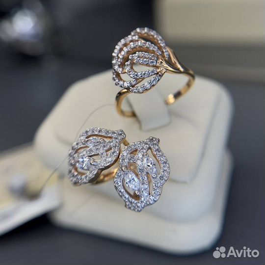 Золотой комплект 585 пробы золото