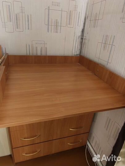 Детская кроватка с маятником и ящиком