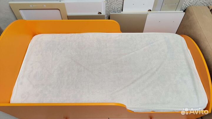 Кровать детская с матрасом 70*140