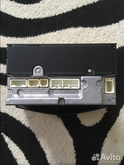 Toyota rav4 2012 год шгу